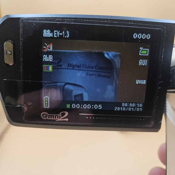 Omni 2 Digital Video Camera 16.0 Mega Pixels 8X Zoom With Case And Manual - Picture 2 of 10